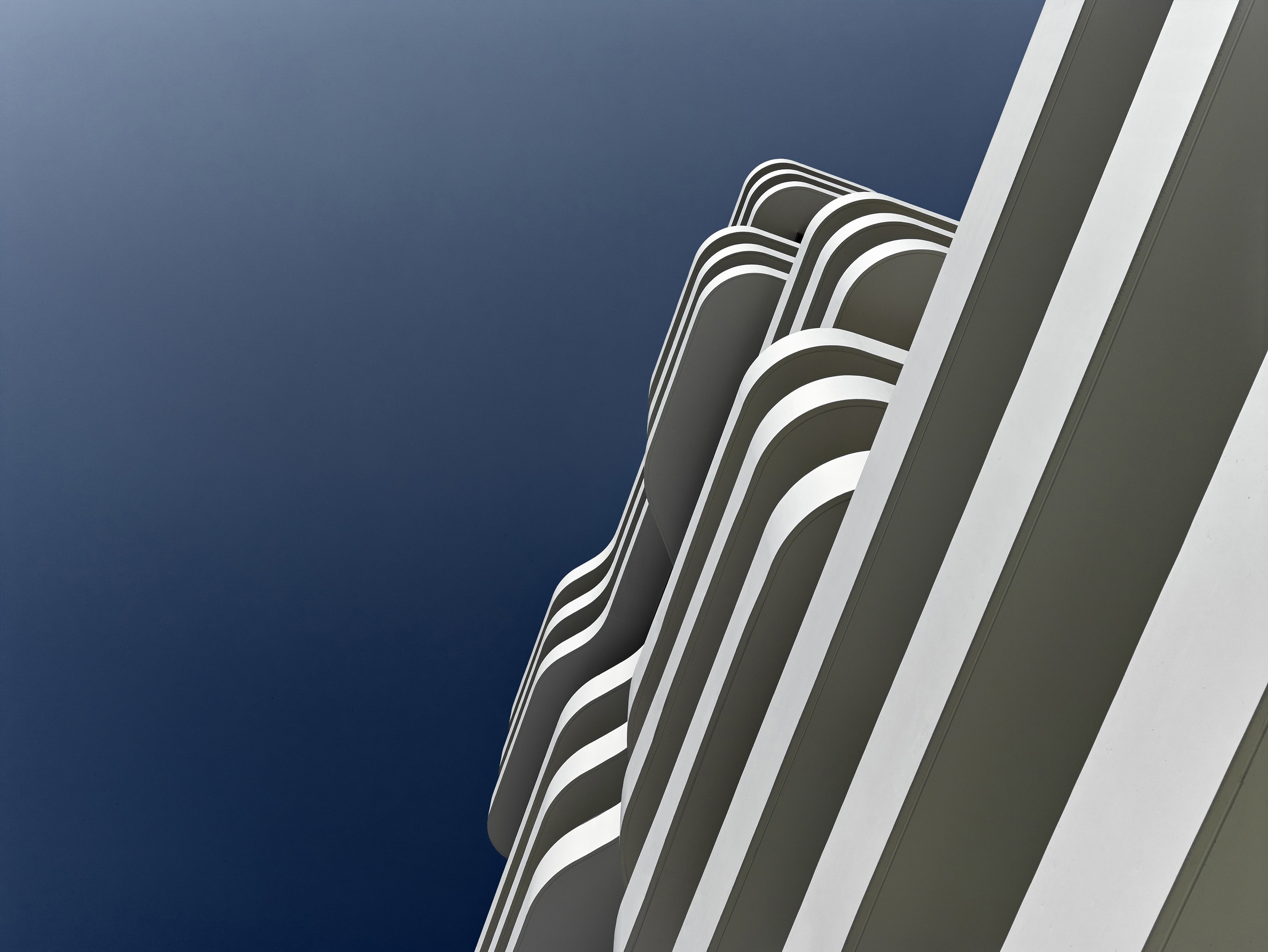 Die Ästhetik des IN-Towers basiert auf den charakteristischen Balkonen<br><span class='image_copyright'>ATP/Becker</span><br>