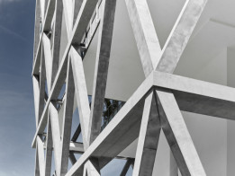 Ein Hybrid aus Stahlbeton und eingegossener Stahlkonstruktion trägt an den Knotenpunkten das gesamte Gebäude.<br><span class='image_copyright'>ATP/Becker</span><br>